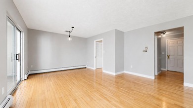 This bright and lovely 3-bedroom, 2.5 bathroom condo offers the - photo 16