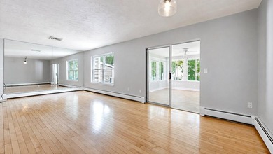 This bright and lovely 3-bedroom, 2.5 bathroom condo offers the - photo 18