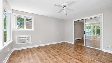 This bright and lovely 3-bedroom, 2.5 bathroom condo offers the - photo 19