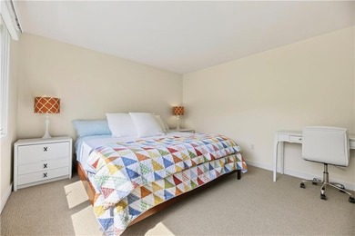 This inviting and well-maintained 2-bedroom, 2.5-bath condo - photo 20