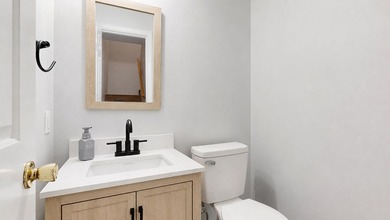This bright and lovely 3-bedroom, 2.5 bathroom condo offers the - photo 24