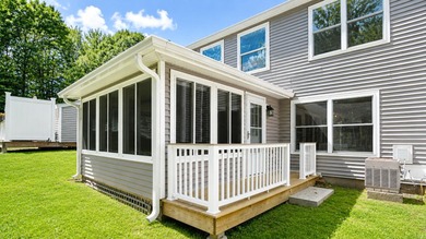 This bright and lovely 3-bedroom, 2.5 bathroom condo offers the - photo 49