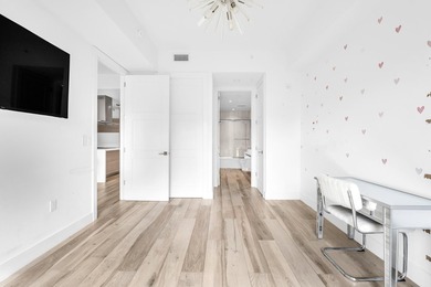 Rarely available South facing 2 bedroom that has been extremely - photo 18