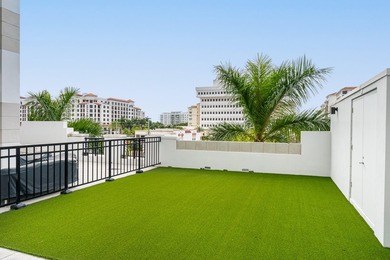 Rarely available South facing 2 bedroom that has been extremely - photo 24