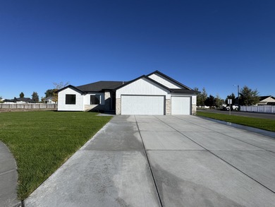 Snake River - Bingham County Home Active Under Contract in Shelley Idaho