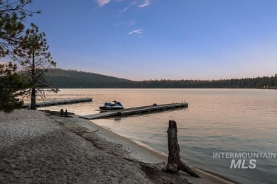 Renovate the rustic cabin or build your dream home on this - photo 1