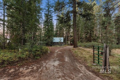 Renovate the rustic cabin or build your dream home on this - photo 5