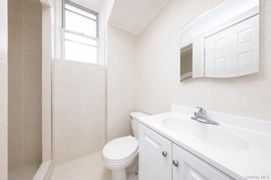 Located in Prime Dyker Heights! Well-maintained detached legal - photo 15