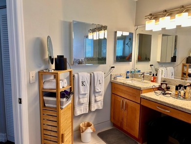 Spacious end-unit townhome located in the desired Cortina - photo 18