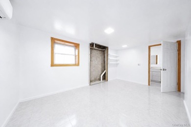 Located in Prime Dyker Heights! Well-maintained detached legal - photo 20