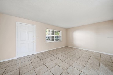 Welcome to this well-maintained 1-bedroom, 1-bathroom - photo 4