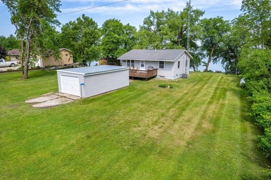 Welcome to easy lake living on beautiful Pelican Lake! Tucked - photo 38