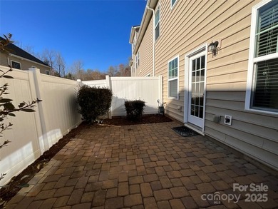 NEW IMPROVED PRICE! Seller is also offering 1 year home warranty - photo 28