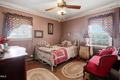 It's all about location, location, location! This charming and - photo 8