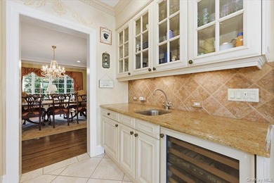 Welcome to an exceptional waterfront retreat, ideally situated - photo 14