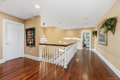 Welcome to an exceptional waterfront retreat, ideally situated - photo 16