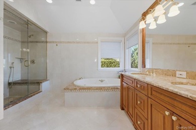 Welcome to an exceptional waterfront retreat, ideally situated - photo 19