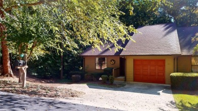 Lake Townhome/Townhouse For Sale in Seneca, South Carolina