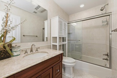 Welcome to an exceptional waterfront retreat, ideally situated - photo 25