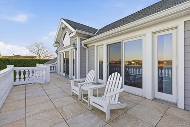 Welcome to an exceptional waterfront retreat, ideally situated - photo 27