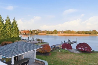 Welcome to an exceptional waterfront retreat, ideally situated - photo 37