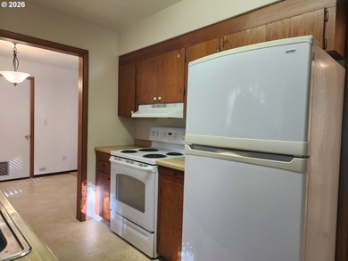 Price Reduction! Welcome to this inviting 2-bedroom, 1.5 bath - photo 7