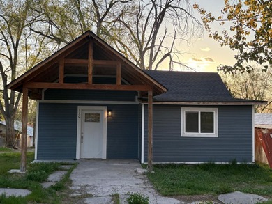 American Falls Lake Home For Sale in American Falls Idaho