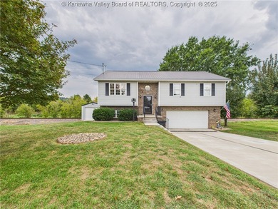 Kanawha River Home For Sale in Eleanor West Virginia