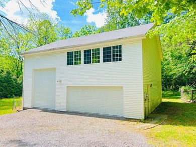 ATTENTION LAKE LOVERS - FAMILY COMPOUND OR  - 2 UNITS ON 1 SOLD - photo 10