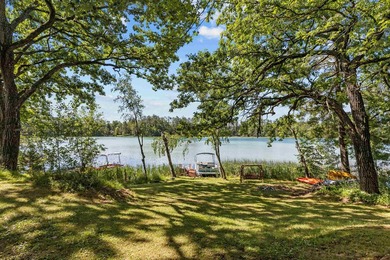 Enjoy lake living on beautiful crystal-clear, spring-fed - photo 36