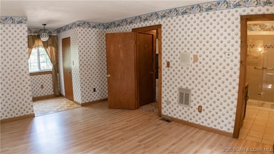 MOTIVATED SELLER! PRICED TO SELL!A spacious 3BR 3BA home with - photo 9