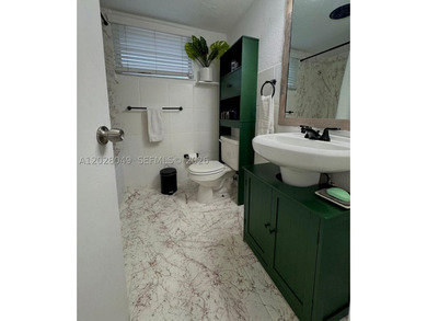 Stunning 1 Bed, 1.5 Bath Condo in Desirable Skylake! This - photo 12