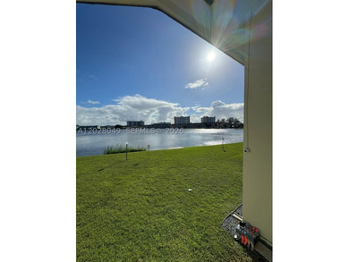 Stunning 1 Bed, 1.5 Bath Condo in Desirable Skylake! This - photo 23