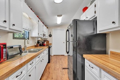 Welcome home to the country! Nestled in a secluded holler in - photo 23