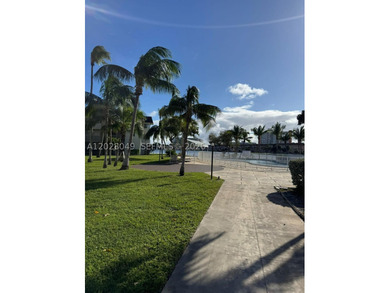 Stunning 1 Bed, 1.5 Bath Condo in Desirable Skylake! This - photo 25
