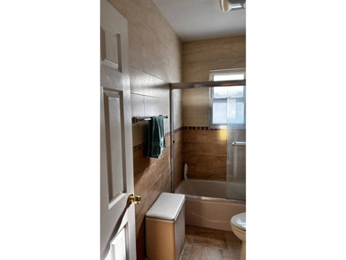 Spacious, beautifully kept home featuring a bright kitchen with - photo 6