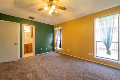 A great home in the Crestmont subdivision, a spacious living and - photo 16
