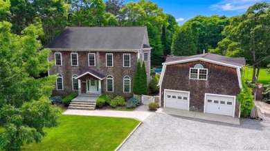 Exquisite Resort-Style Retreat in East Quogue. Recently - photo 3