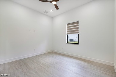 New Modern CUSTOM MUST SEE 4 Bed 3 Bath 3 Car Garage Freshwater - photo 25