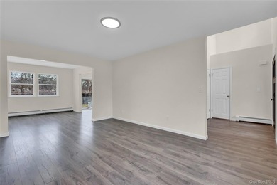 Move right into this updated 3 BR, 2.5 Bathroom, Colonial style - photo 6