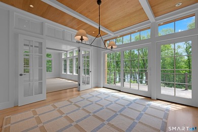 Extraordinary Waterfront Estate. Set on an exceptional 5.5-acre - photo 3