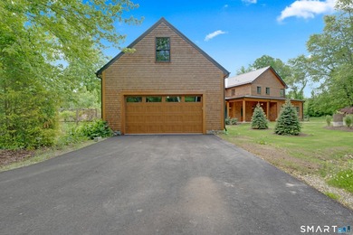 Extraordinary Waterfront Estate. Set on an exceptional 5.5-acre - photo 8
