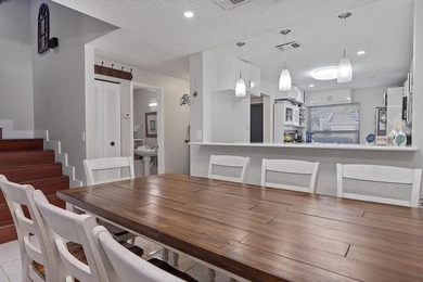 Spacious and well-maintained 3-bedroom, 2.5-bath townhouse - photo 11