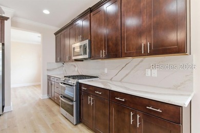 This breathtaking Parrot model on a unique oversized homesite is - photo 13