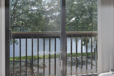 Spacious and well-maintained 3-bedroom, 2.5-bath townhouse - photo 20