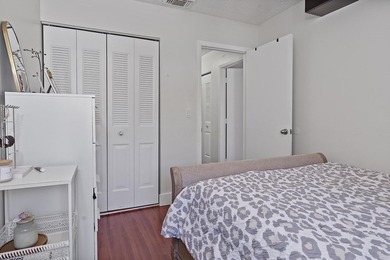 Spacious and well-maintained 3-bedroom, 2.5-bath townhouse - photo 27