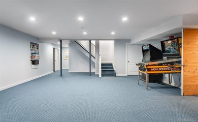 Welcome to 3 Polo Grounds Lane, a beautifully appointed - photo 33