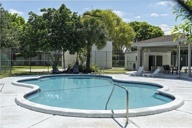 Spacious and well-maintained 3-bedroom, 2.5-bath townhouse - photo 35