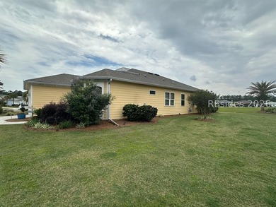 This breathtaking Parrot model on a unique oversized homesite is - photo 39