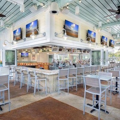 This breathtaking Parrot model on a unique oversized homesite is - photo 45